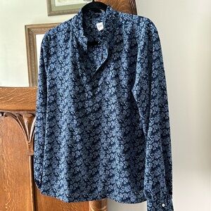 Gap tunic blue on blue floral. Length 26”. Bust 22” Like new